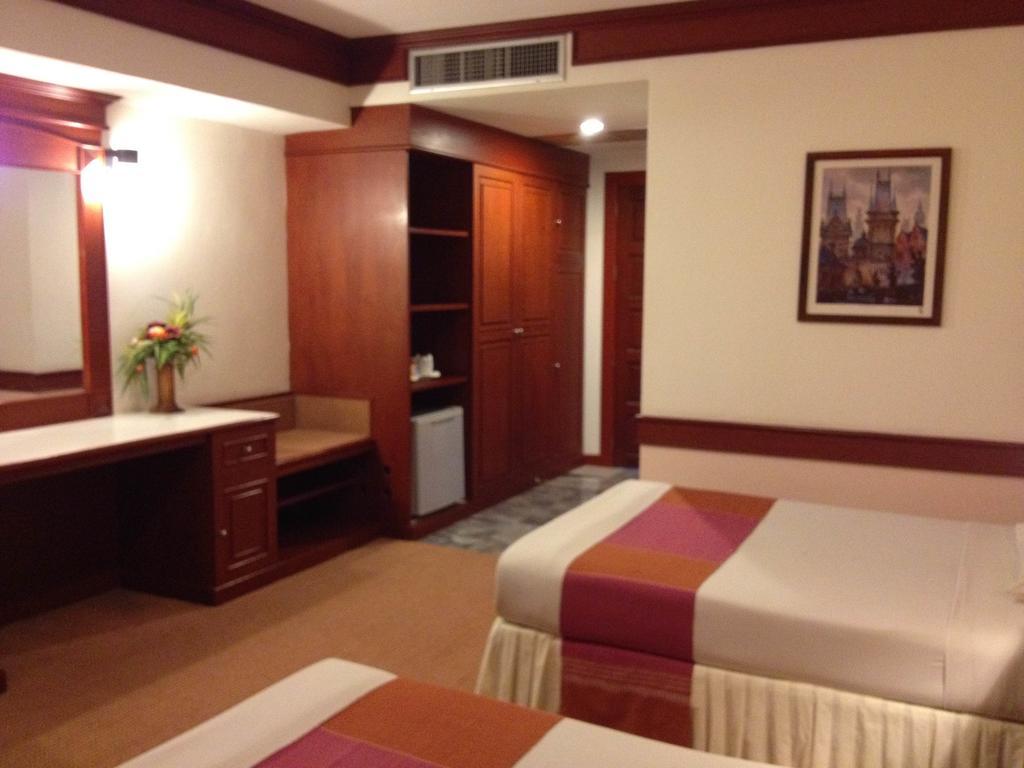 Raya Grand Hotel Nakhonratchasima Quarto foto