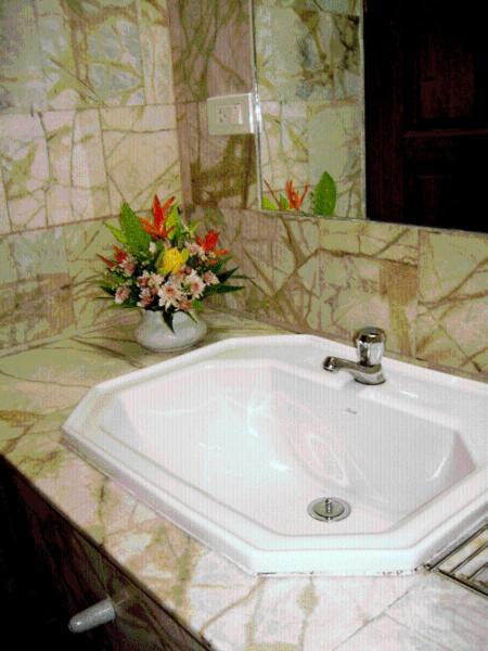 Raya Grand Hotel Nakhonratchasima Quarto foto